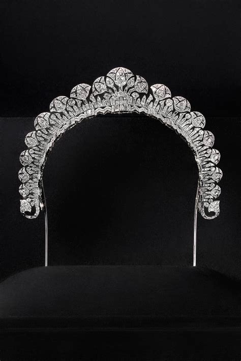 tiara cartier halo|cartier halo tiara worth.